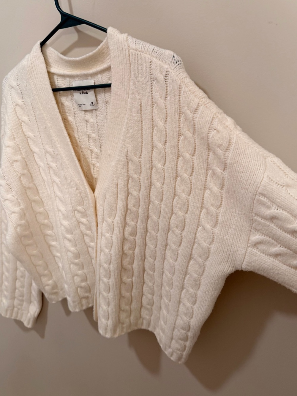 Abercrombie & Fitch
Cable Short Cardigan cream color M - Picture 4 of 7